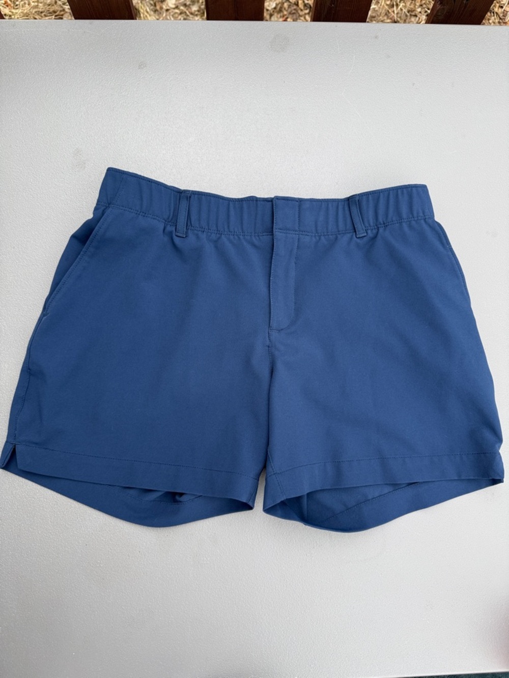 Under Armour heat gear size 4 golf Women’s Blue Athletic Shorts elastic waist